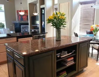 Cocina reluciente tras servicio de limpieza en Phoenix, Arizona