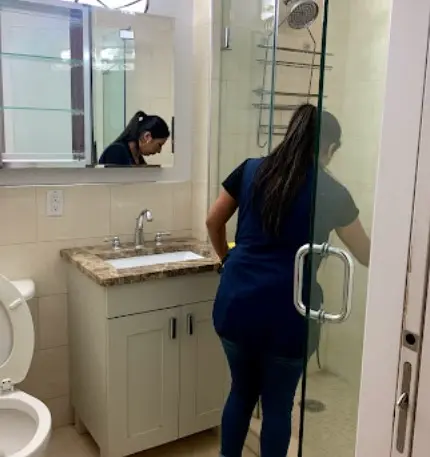 fregando-la-ducha