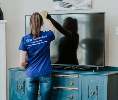 Limpieza profesional de hogares por empresas de limpieza de casas en Denver, destacando en calidad y cuidado